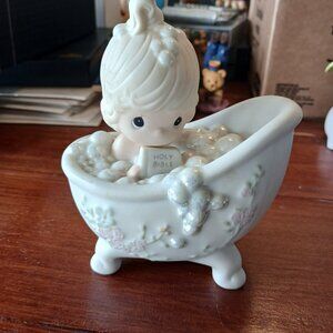 Precious Moments figure mini figure Bubble Bath Figurine